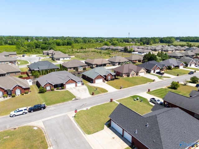 2622 Buckingham Gate SW, Decatur, AL 35603