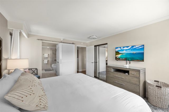 2470 Kalakaua Avenue 1101, Honolulu, HI 96815