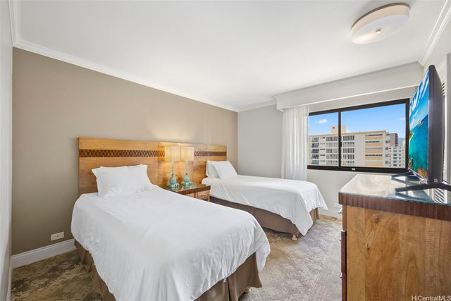 2470 Kalakaua Avenue 1101, Honolulu, HI 96815