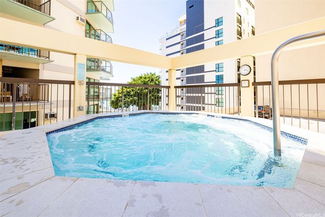 2470 Kalakaua Avenue 1101, Honolulu, HI 96815