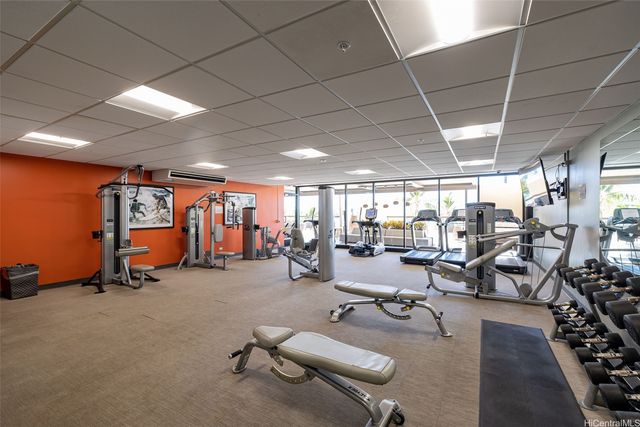 2470 Kalakaua Avenue 1101, Honolulu, HI 96815