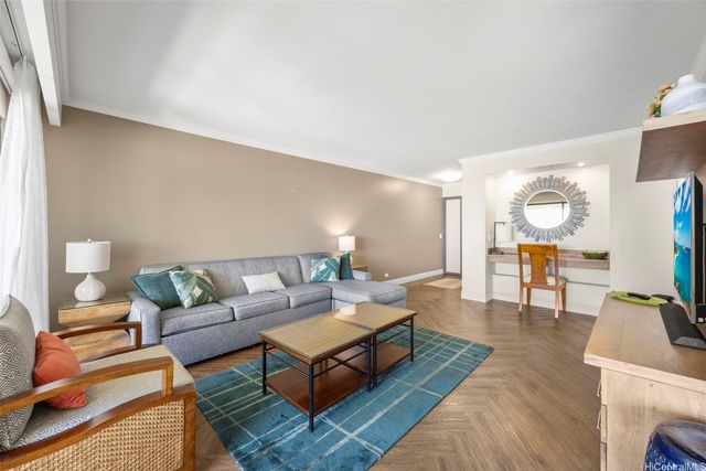 2470 Kalakaua Avenue 1101, Honolulu, HI 96815