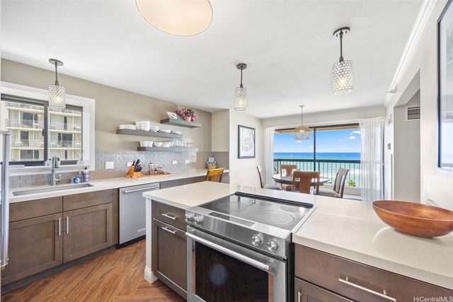2470 Kalakaua Avenue 1101, Honolulu, HI 96815