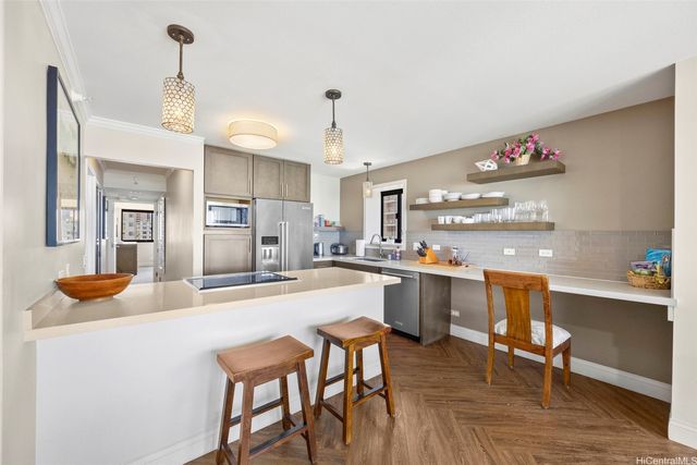 2470 Kalakaua Avenue 1101, Honolulu, HI 96815