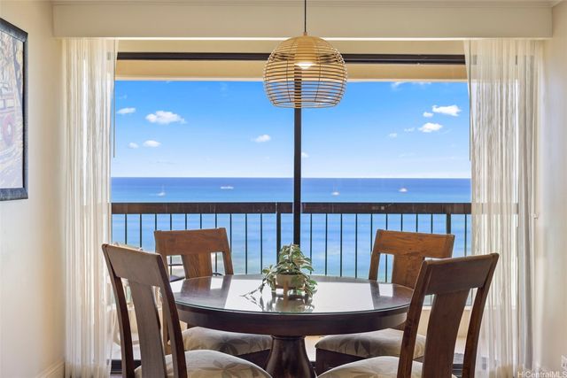 2470 Kalakaua Avenue 1101, Honolulu, HI 96815