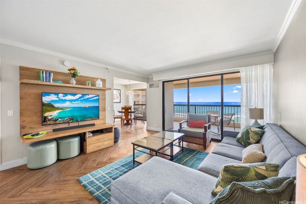2470 Kalakaua Avenue 1101, Honolulu, HI 96815