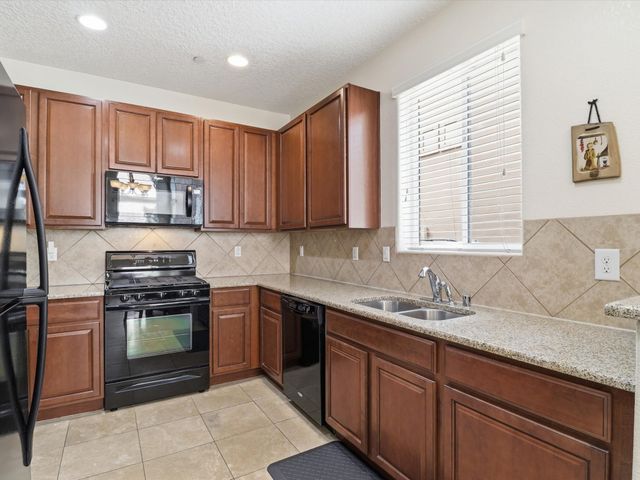 4345 Santo Domingo A, Santa Fe, NM 87507