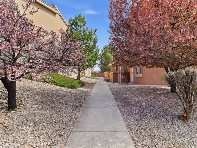 4345 Santo Domingo A, Santa Fe, NM 87507