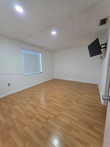 8905 NW 121 ST 0, Hialeah, FL 33018
