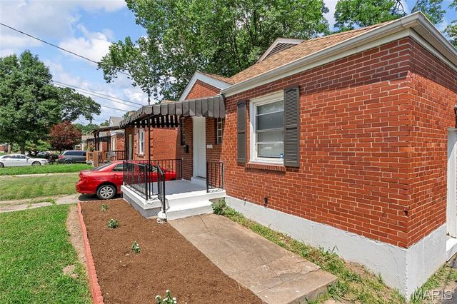 1256 Grant Drive, St Louis, MO 63132