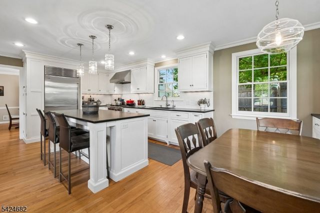 9 OVERLOOK TERR, Millburn Twp., NJ 07078