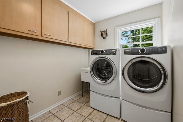 9 OVERLOOK TERR, Millburn Twp., NJ 07078