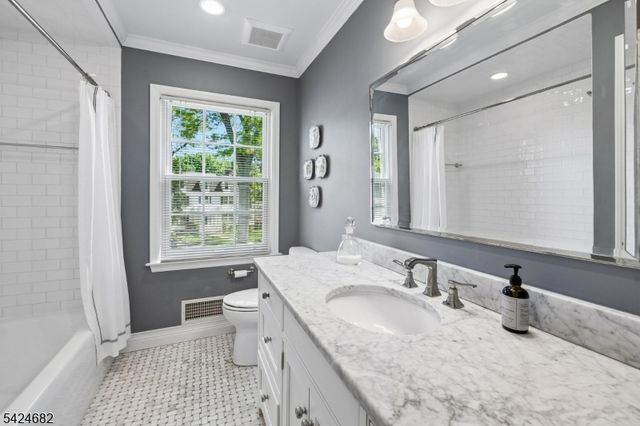 9 OVERLOOK TERR, Millburn Twp., NJ 07078