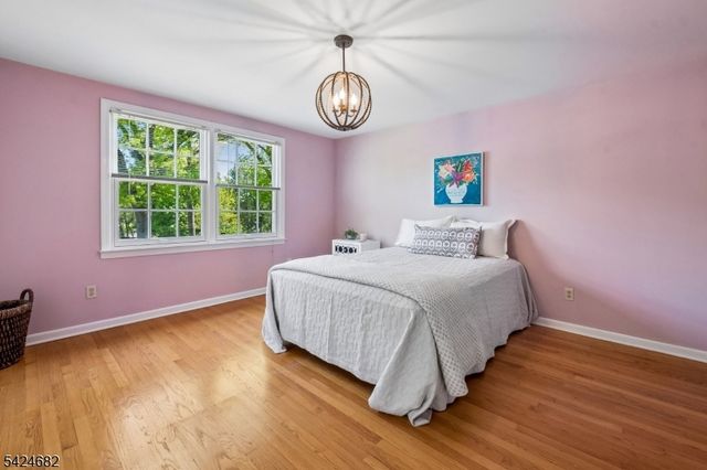 9 OVERLOOK TERR, Millburn Twp., NJ 07078