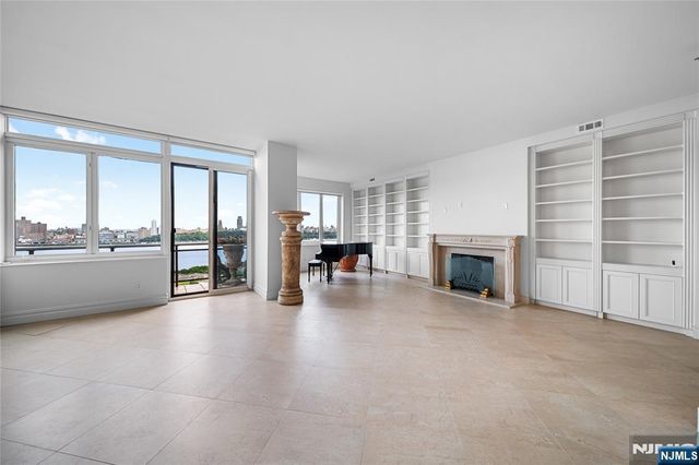 100 Carlyle Drive VP6, Cliffside Park, NJ 07010