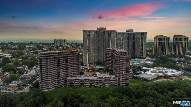 100 Carlyle Drive VP6, Cliffside Park, NJ 07010