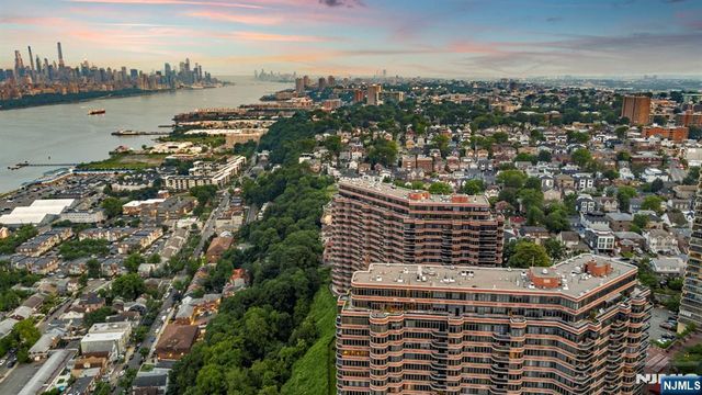 100 Carlyle Drive VP6, Cliffside Park, NJ 07010