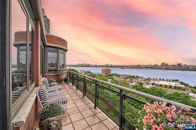 100 Carlyle Drive VP6, Cliffside Park, NJ 07010