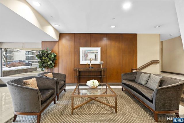 1 Horizon Road 806, Fort Lee, NJ 07024