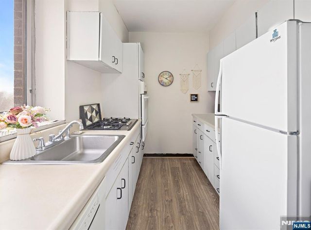 1 Horizon Road 806, Fort Lee, NJ 07024