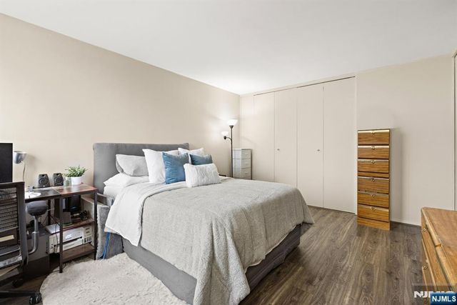 1 Horizon Road 806, Fort Lee, NJ 07024