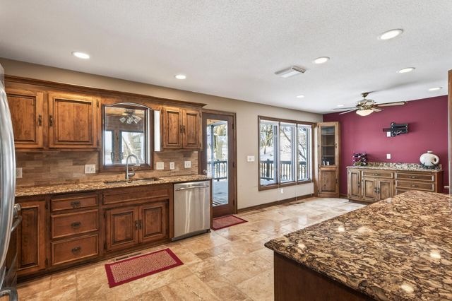 4134 Red Oak Ridge, Minnetonka, MN 55345