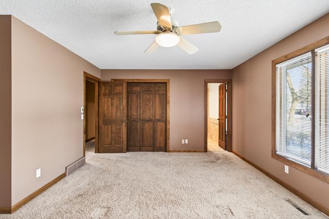 4134 Red Oak Ridge, Minnetonka, MN 55345