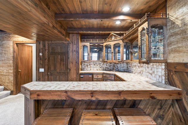 4134 Red Oak Ridge, Minnetonka, MN 55345