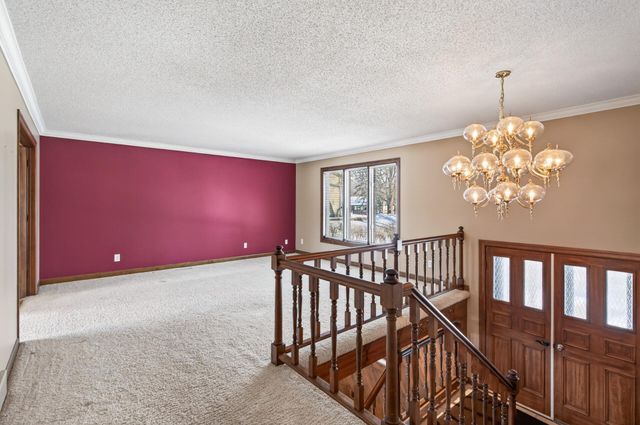 4134 Red Oak Ridge, Minnetonka, MN 55345