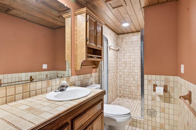 4134 Red Oak Ridge, Minnetonka, MN 55345