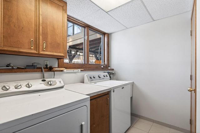 4134 Red Oak Ridge, Minnetonka, MN 55345