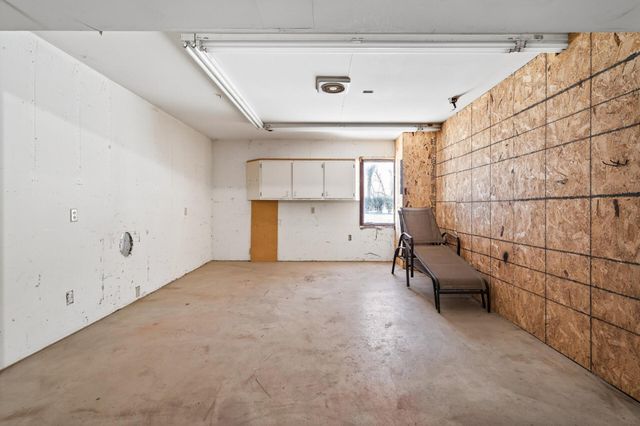 4134 Red Oak Ridge, Minnetonka, MN 55345