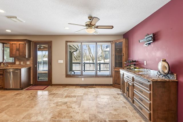 4134 Red Oak Ridge, Minnetonka, MN 55345