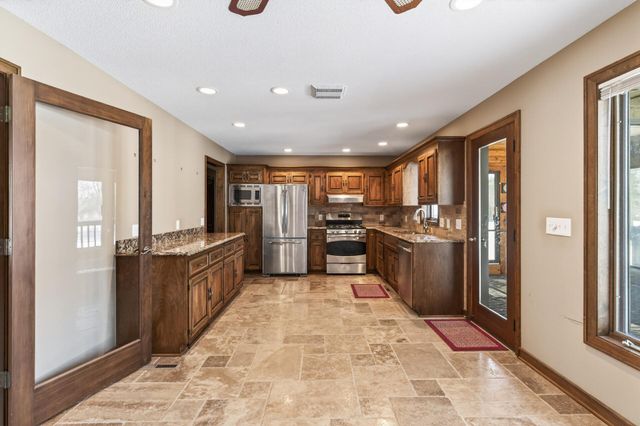 4134 Red Oak Ridge, Minnetonka, MN 55345