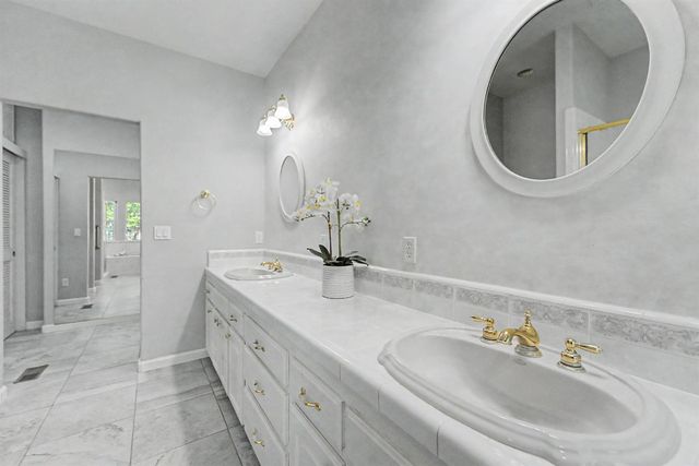 739 Saddleback Dr, Marysville, CA 95901