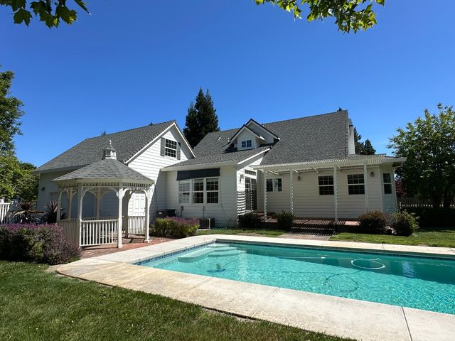 739 Saddleback Dr, Marysville, CA 95901