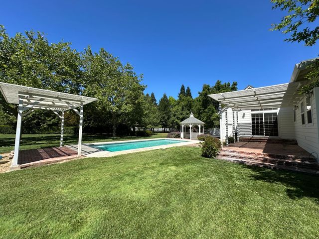 739 Saddleback Dr, Marysville, CA 95901