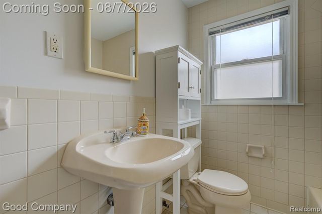 3095 Buckingham Avenue, Berkley, MI 48072