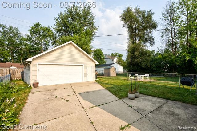 3095 Buckingham Avenue, Berkley, MI 48072