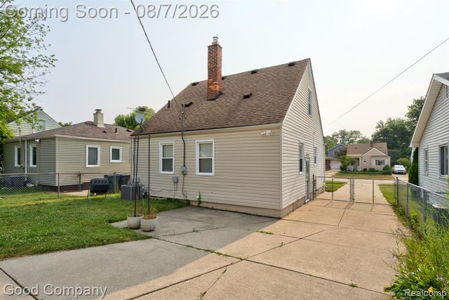 3095 Buckingham Avenue, Berkley, MI 48072