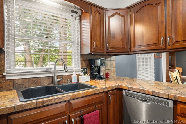 3416 Greenview Drive, New Albany, IN 47150