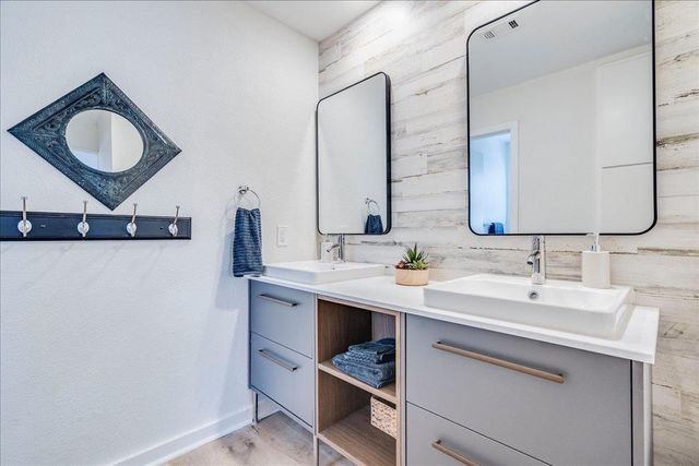 101 Island DR A, Horseshoe Bay, TX 78657