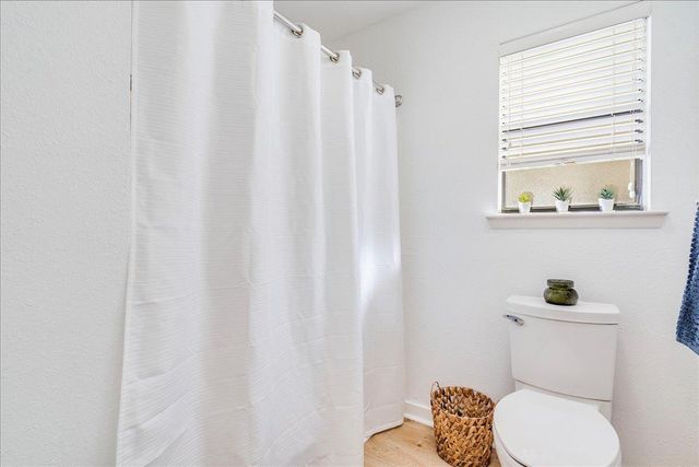 101 Island DR A, Horseshoe Bay, TX 78657