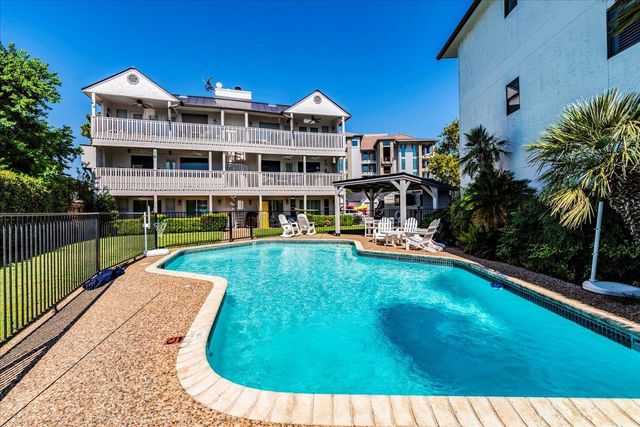 101 Island DR A, Horseshoe Bay, TX 78657