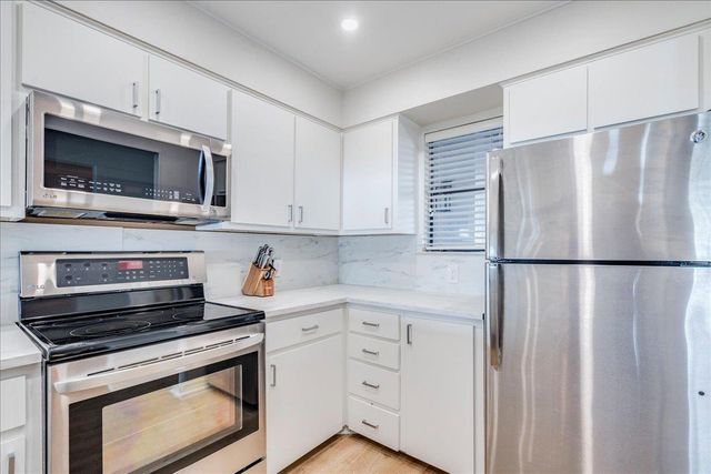 101 Island DR A, Horseshoe Bay, TX 78657