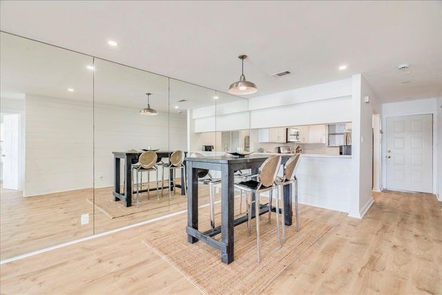 101 Island DR A, Horseshoe Bay, TX 78657