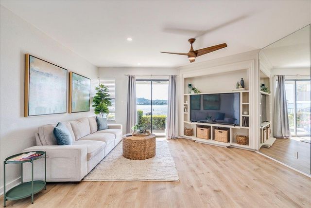 101 Island DR A, Horseshoe Bay, TX 78657