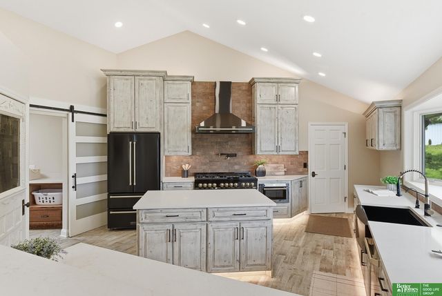 12706 Cottonwood Lane, Springfield, NE 68059