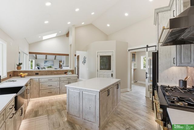 12706 Cottonwood Lane, Springfield, NE 68059