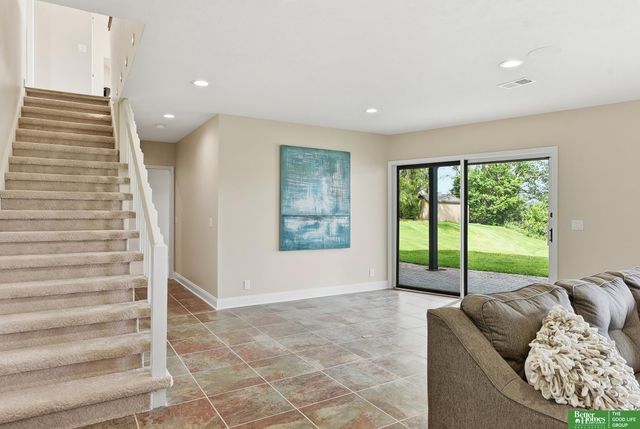 12706 Cottonwood Lane, Springfield, NE 68059